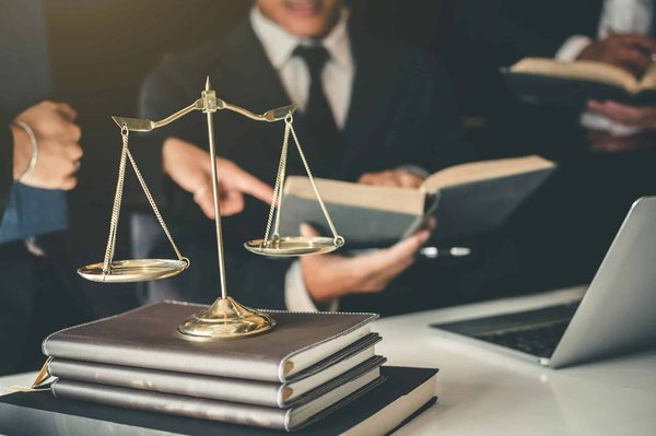 Avocat création entreprise : conseil sécurisé à lyon